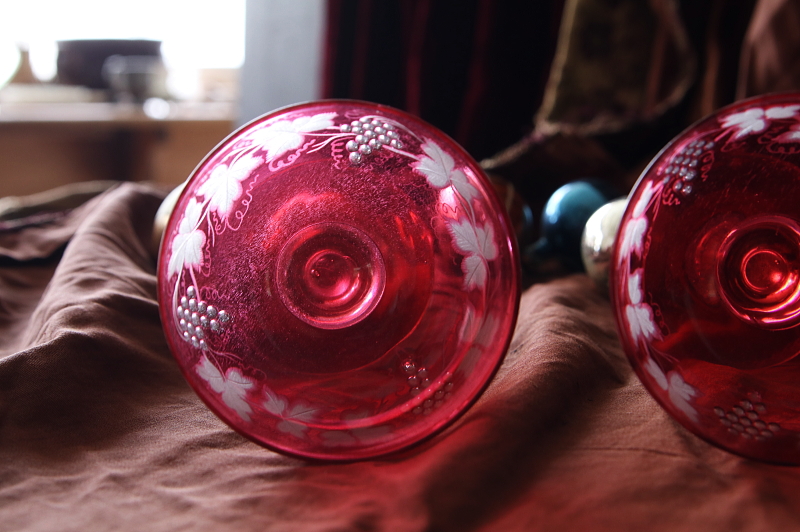 クランベリーグラスシャンパンソーサーペア　ヴィクトリアン　葡萄 アンティークストリュフ