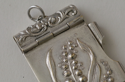 鈴蘭のカルネドバル　フランス　アンティークストリュフ