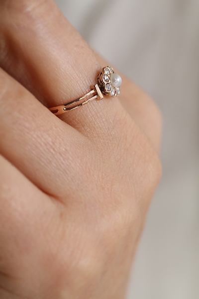 パールアンドローズカットダイヤ　デイジーリング　フランス　アンティークストリュフ