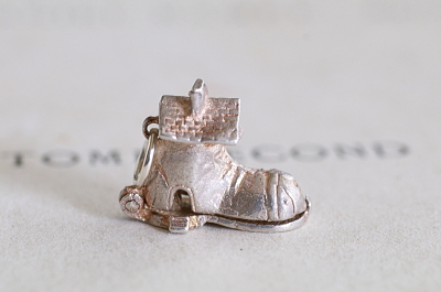 靴の家のシルバーチャーム　ヴィンテージ　イギリス　アンティークストリュフ