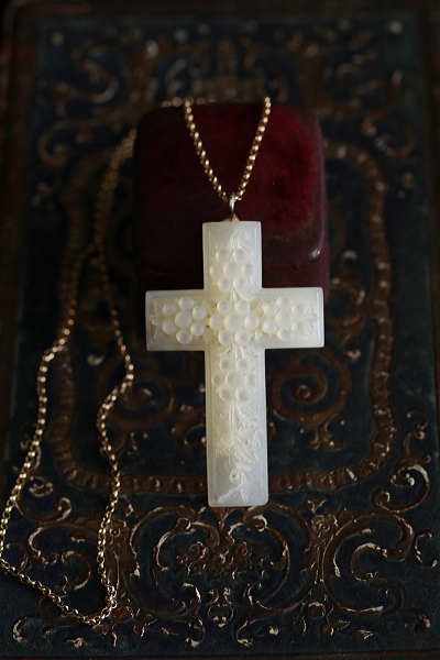 ベツレヘムパール　花十字ペンダント　パレスチナ　アンティークストリュフ 20250515