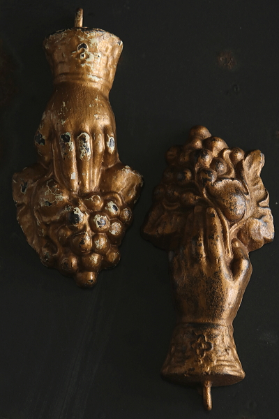 葡萄を持つ手のカーテンウェイト　フランス アンティークストリュフ 20260109