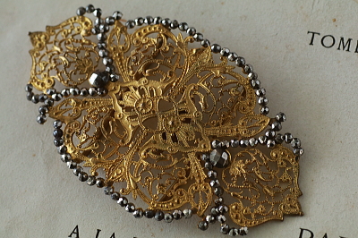 カットスチールのフィリグリーブロンズバックル　フランス　アンティークストリュフ