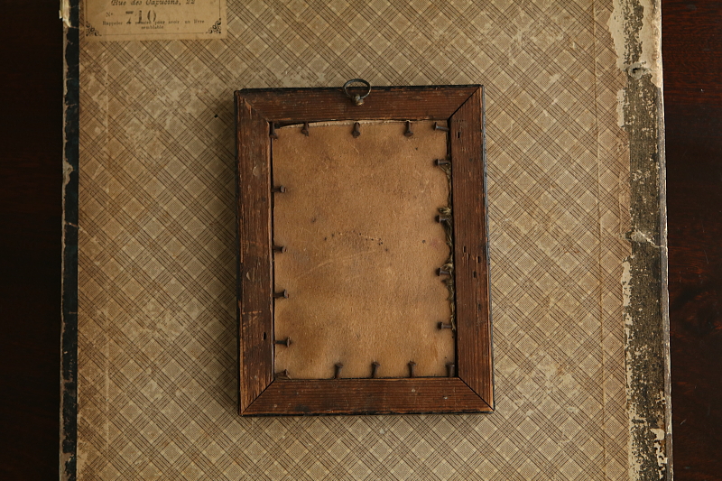 ヴィクトリアングリーティングカードフレーム　バラを持つ貴婦人の手 アンティークストリュフ