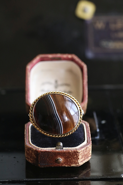 オーバルアゲートブローチ　スコットランド アンティークストリュフ 20260116