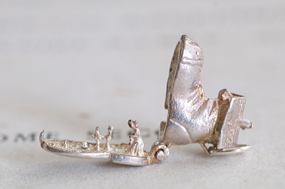靴の家のシルバーチャーム　ヴィンテージ　イギリス　アンティークストリュフ