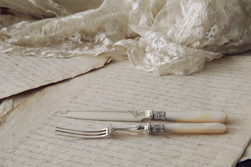 マザーオブパールハンドルデザートナイフ＆フォーク　イギリス　アンティークストリュフ