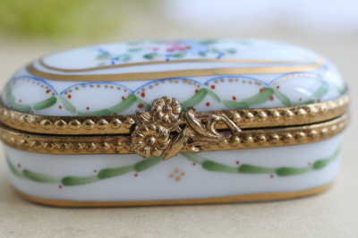 小さなリモージュボックス　Dubarry Limoges アンティークストリュフ