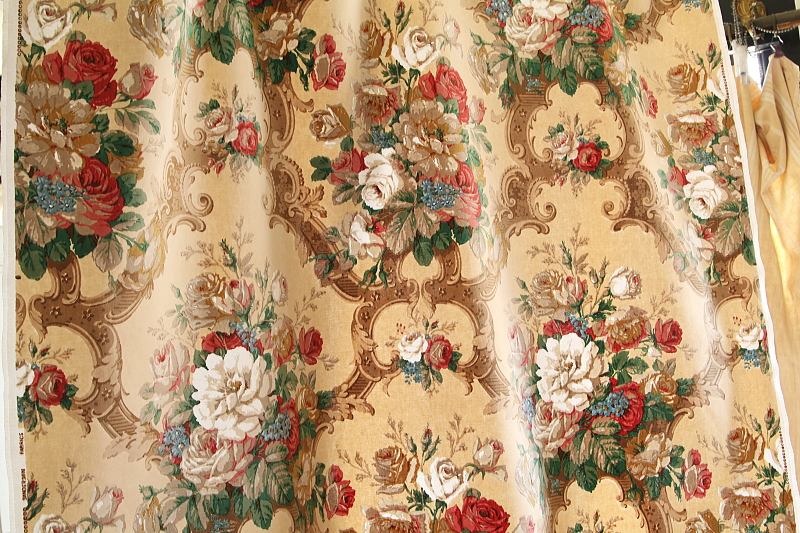 ヴィンテージプリントファブリック　ロココの薔薇　sanderson イギリス アンティークストリュフ