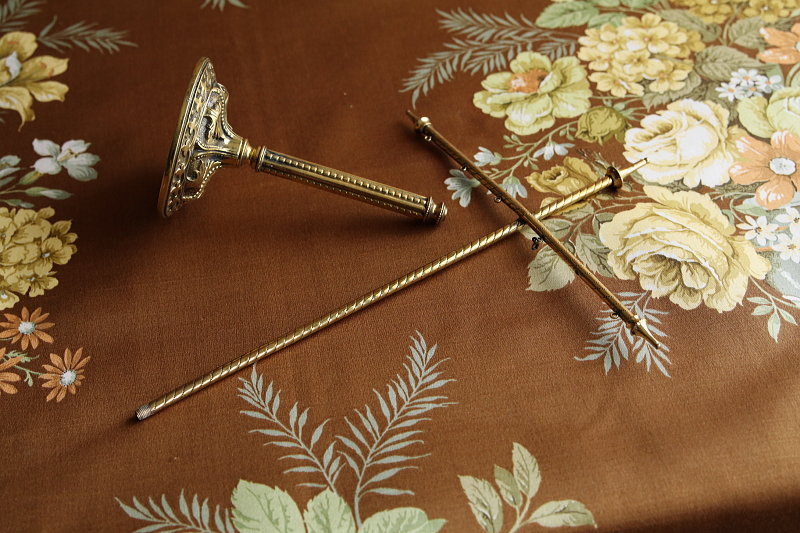 真鍮のフェイススクリーンスタンド　ヴィクトリアン　イギリス　アンティークストリュフ