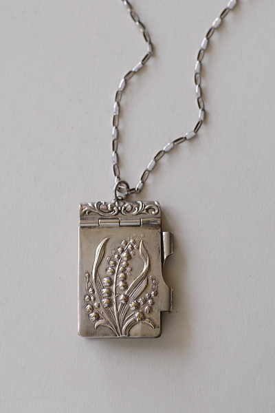 鈴蘭のカルネドバル　フランス　アンティークストリュフ 20260327