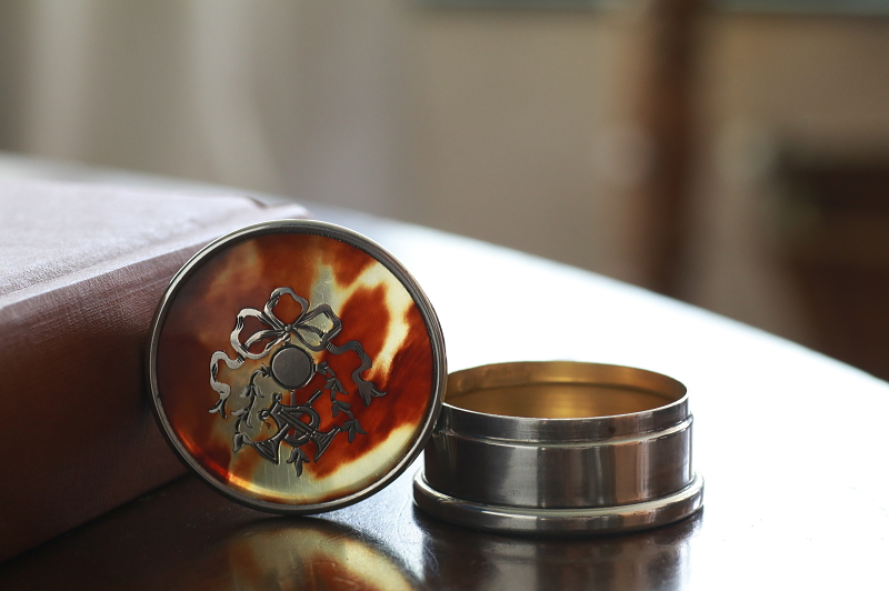 ピクウェのシルバーピルケース　べっ甲　スターリングシルバー　イギリス