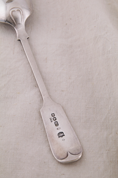 フィドルパターンのサービングスプーン　mappin and webb elkington 　イギリス　アンティークストリュフ