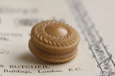 ベジタブルアイボリーのヴィネグレット　気付け薬　イギリス アンティークストリュフ