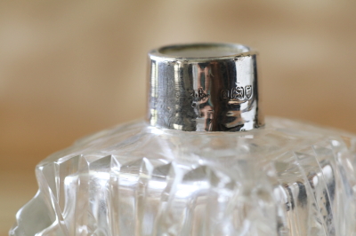 銀巻きのカットガラスパフュームボトル　イギリス アンティークストリュフ