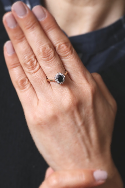 オーバルブルーサファイア　ダイヤモンドリング　イギリス　アンティークストリュフ