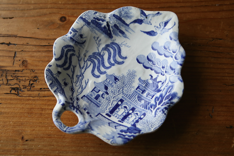 ヴィクトリアンブルーウイロー　リーフディッシュ　イギリス　アンティークストリュフ