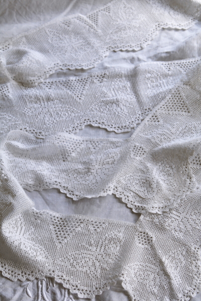 蝶のクロッシェブレード　端レース　イギリス　アンティークストリュフ 20250722