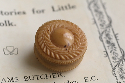 ベジタブルアイボリーのヴィネグレット　気付け薬　イギリス アンティークストリュフ