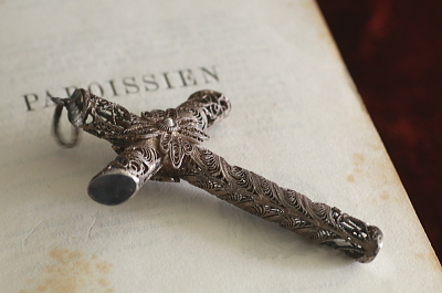 オールドシルバーフィリグリーペンダント　ヨーロッパ　アンティークストリュフ