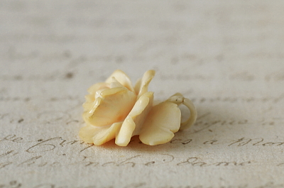 アイボリーローズペンダントネックレス　ヨーロッパ　アンティークストリュフ