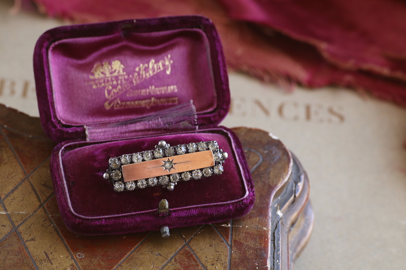 ゴールドアンドシルバー　ペーストブローチ　ヴィクトリアン　イギリス　アンティークストリュフ