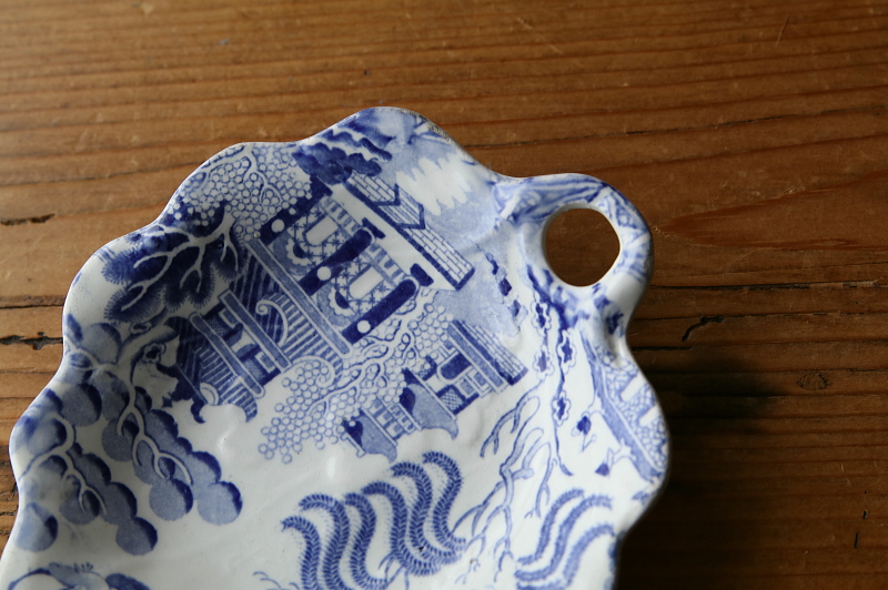 ヴィクトリアンブルーウイロー　リーフディッシュ　イギリス　アンティークストリュフ