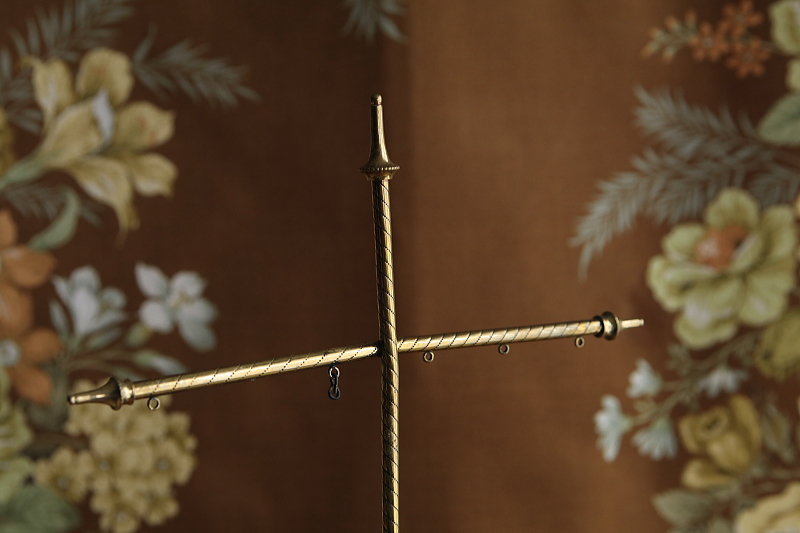 真鍮のフェイススクリーンスタンド　ヴィクトリアン　イギリス　アンティークストリュフ