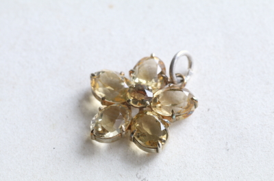 シトリンフラワーペンダント　ネックレス　ヨーロッパ　アンティークストリュフ