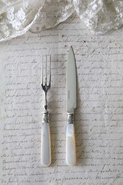 マザーオブパールハンドルデザートナイフ＆フォーク　イギリス　アンティークストリュフ