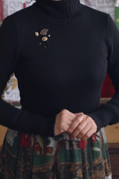 ガーネットペースト　奥義のブローチ　アンティークジュエリー　ヴィンテージアクセサリー　ボヘミア　アンティークストリュフ 20251211