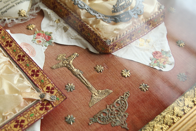 洗礼記念の天使のフレーム　ポーランド　クロスターアルバイテン　ウクライナ アンティークストリュフ 20251224