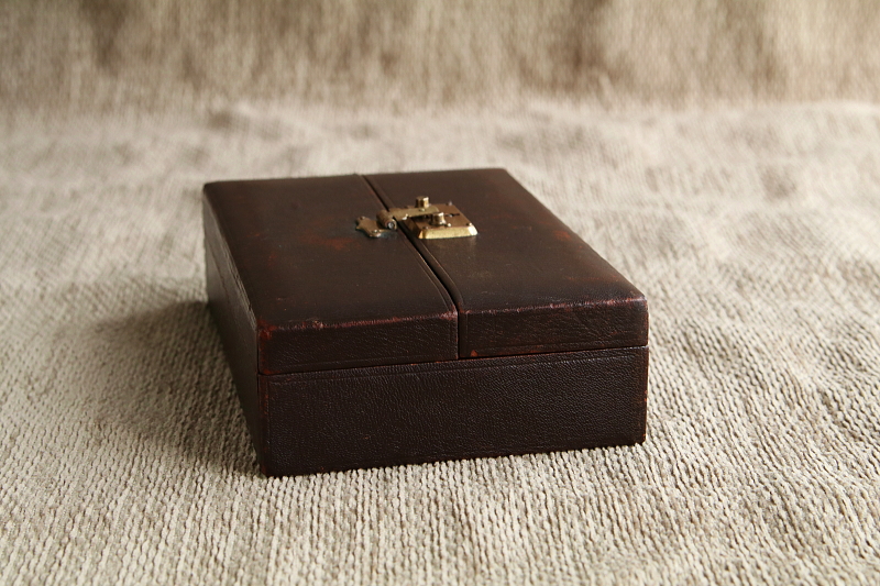 モロッコレザー　ジュエリーケース　イギリス　アンティークストリュフ