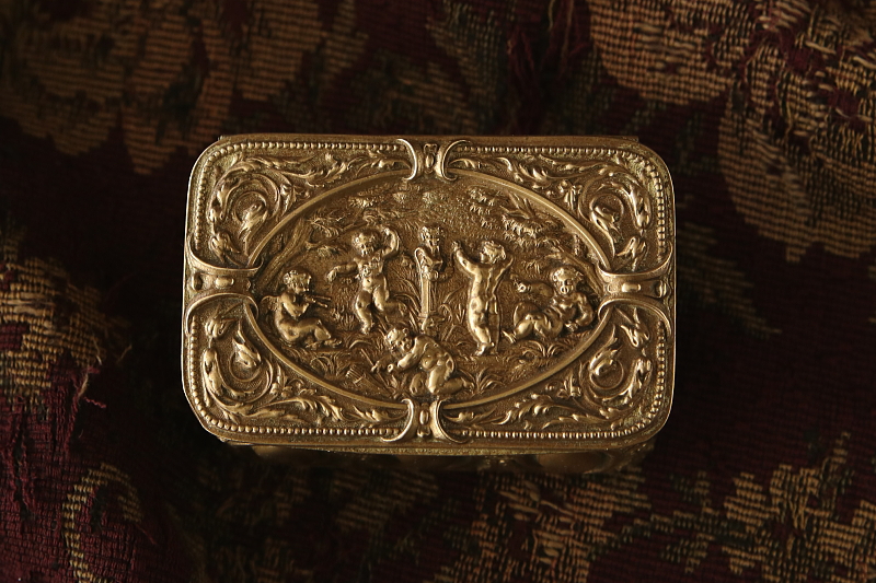 天使たちブラスジュエリーボックス フランス　アンティークストリュフ