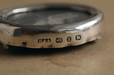 スターリングシルバー　ミニフォトスタンド　ヴィクトリアン　イギリス　アンティークストリュフ