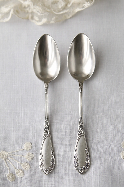 蔓花のティースプーン　フランス　アンティークストリュフ