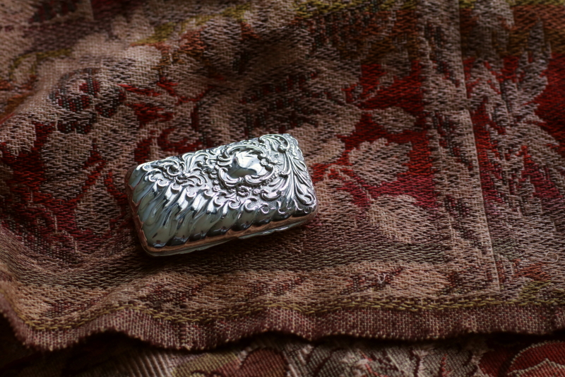 ロココレリーフシルバースナッフボックス　A.ChickandSons　ピルケース　イギリス　アンティークストリュフ