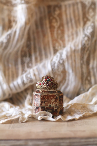 聖母マリア像のビーズの冠　フランス　アンティークストリュフ 20250902