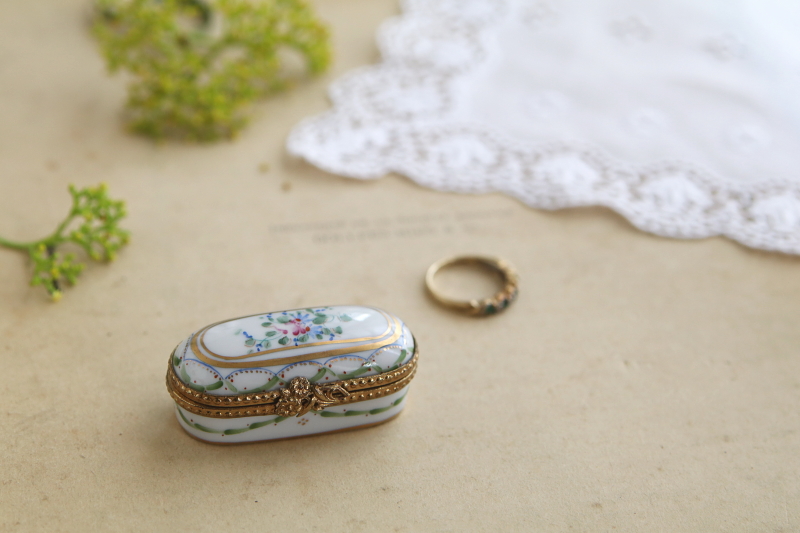 小さなリモージュボックス　Dubarry Limoges アンティークストリュフ