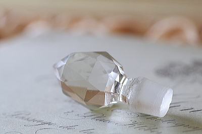 銀巻きのカットガラスパフュームボトル　イギリス アンティークストリュフ