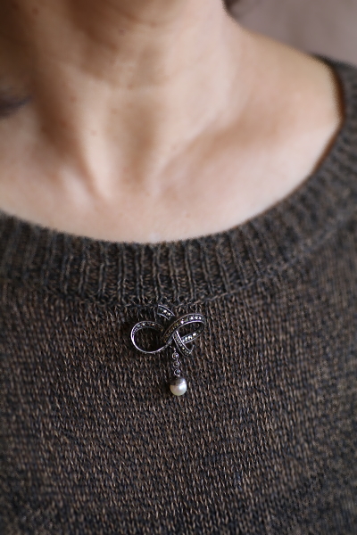 パールアンドマーカサイトシルバーブローチ　ヨーロッパ　アンティークストリュフ