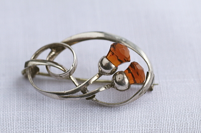 アザミのシルバーブローチ　スコットランド　アンティークストリュフ