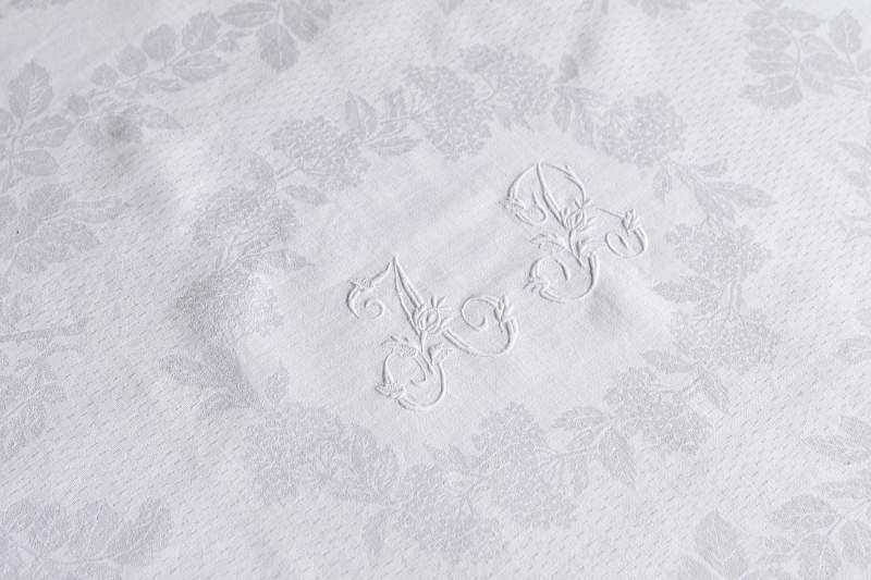 薔薇と紫陽花のダマスクセルヴィエット　フランス アンティークストリュフ