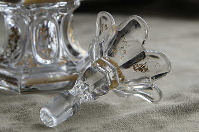 ヴィクトリアン　花のパフュームボトル　イギリス アンティークストリュフ