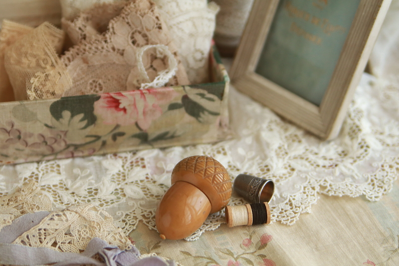 エイコーンのソーイングセット　ベジタブルアイボリー　ヴィクトリアン　イギリス　アンティークストリュフ