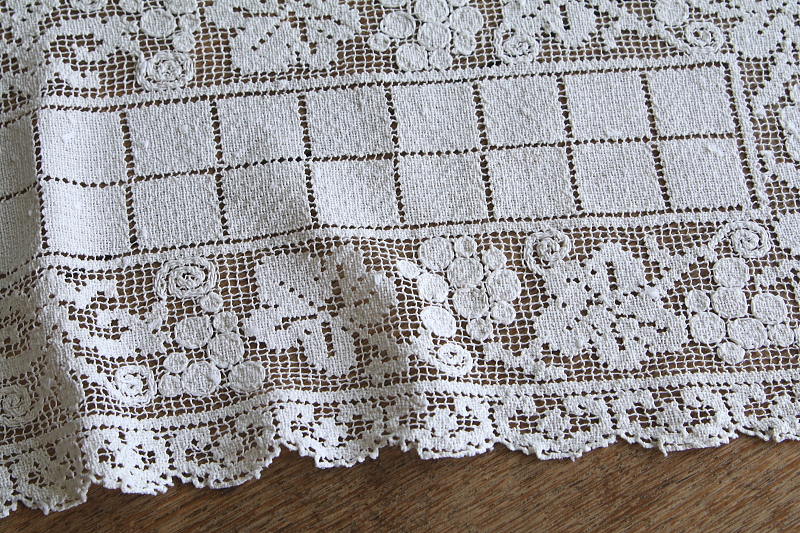 葡萄のフィレレーステーブルランナー　イギリス　アンティークストリュフ