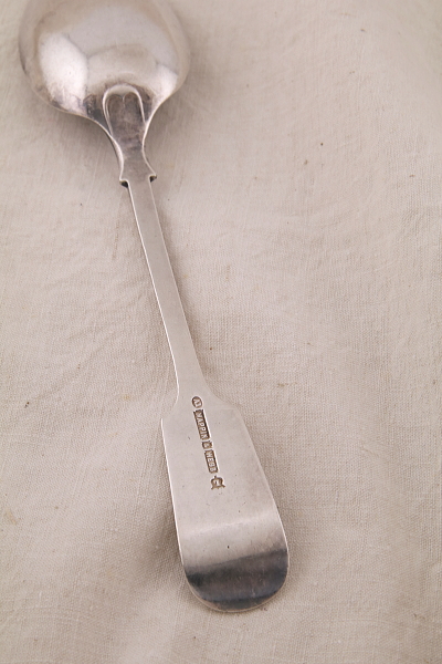 フィドルパターンのサービングスプーン　mappin and webb elkington 　イギリス　アンティークストリュフ