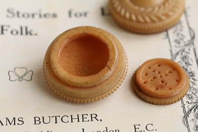 ベジタブルアイボリーのヴィネグレット　気付け薬　イギリス アンティークストリュフ