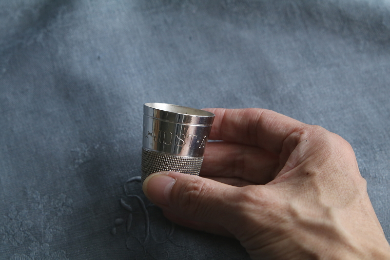 ウイスキーショットカップ　just a thimble full イギリス