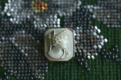 ヴィクトリアン　ラーヴァカメオブローチ　アンティークジュエリー　アクセサリー　イギリス　アンティークストリュフ 20251211